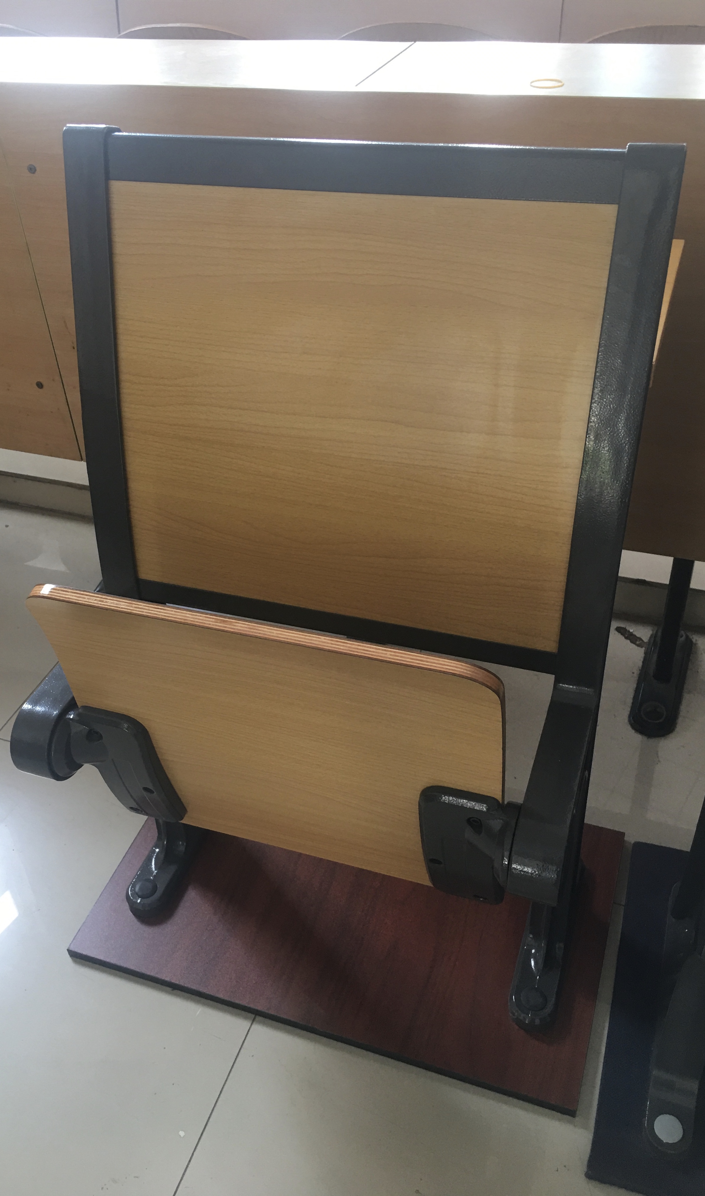 1624530425970920.jpg 階梯教室桌椅.jpg